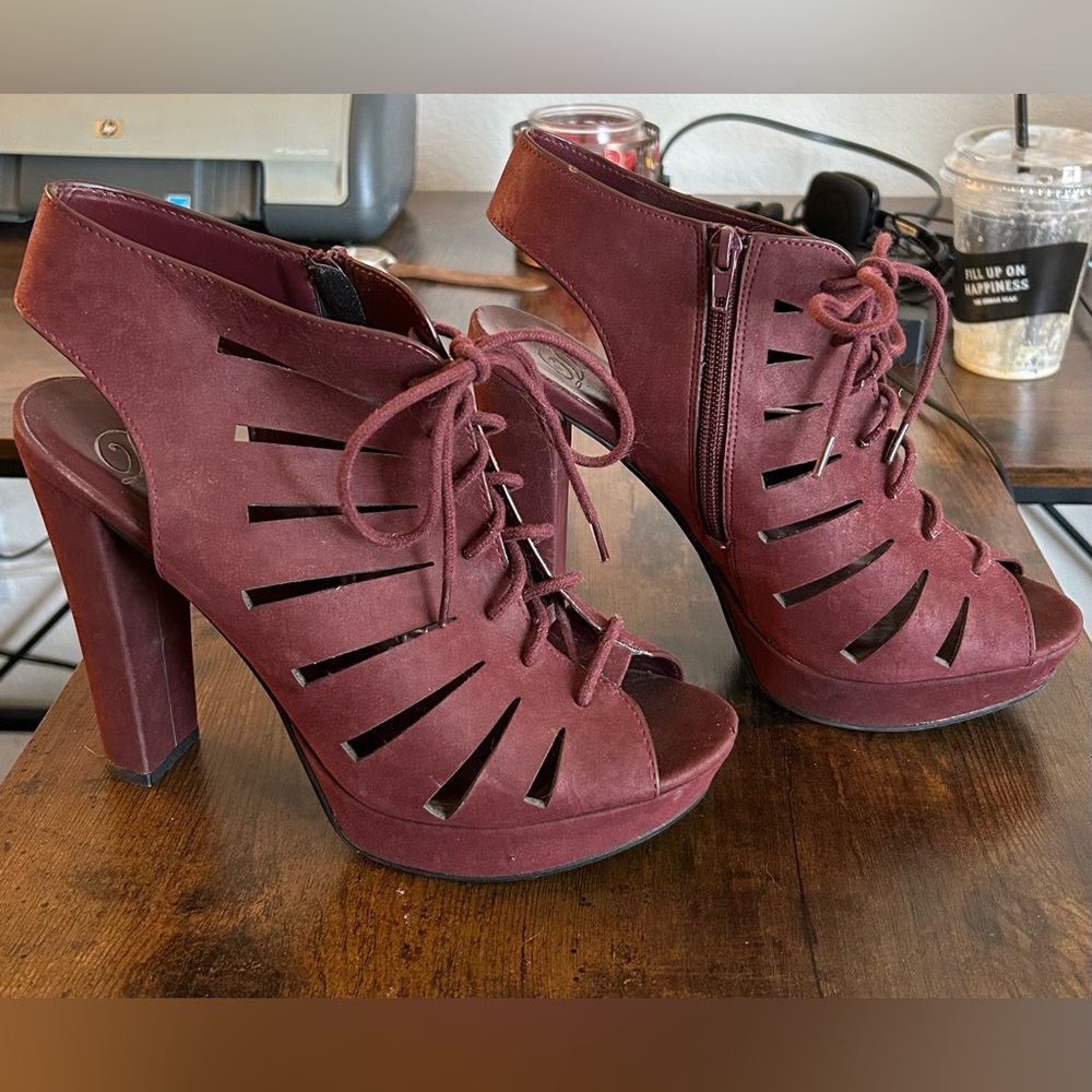 [HOST PICK] 🎉🎉 Maroon Heels! 10